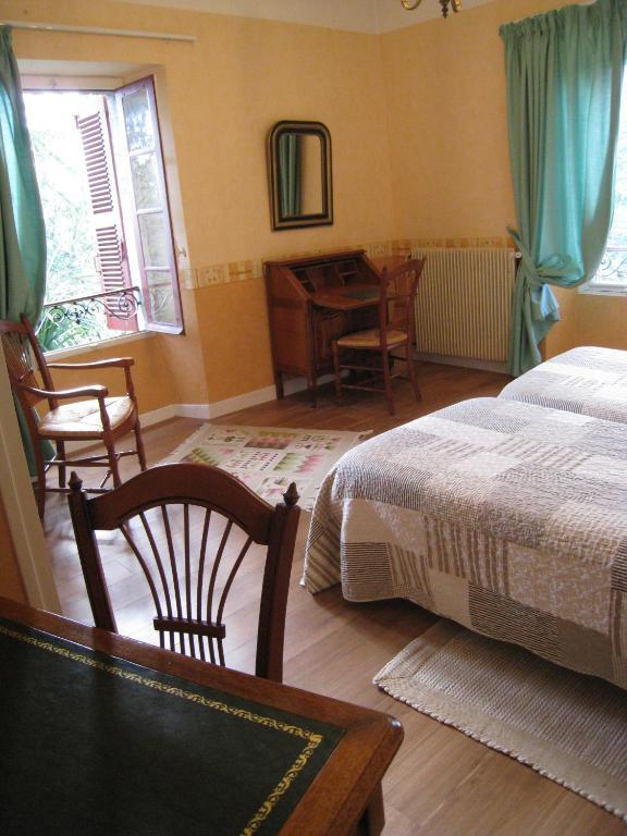 Chambres D'Hotes Closerie Du Guilhat Сали-де-Беарн Экстерьер фото